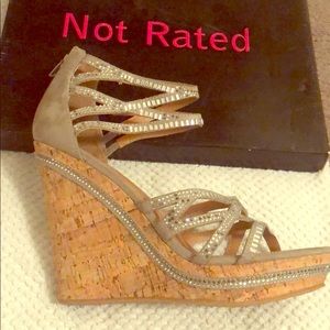 Not rated brand wedge